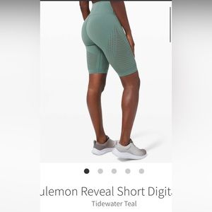Lululemon Reveal Short Digital Rain